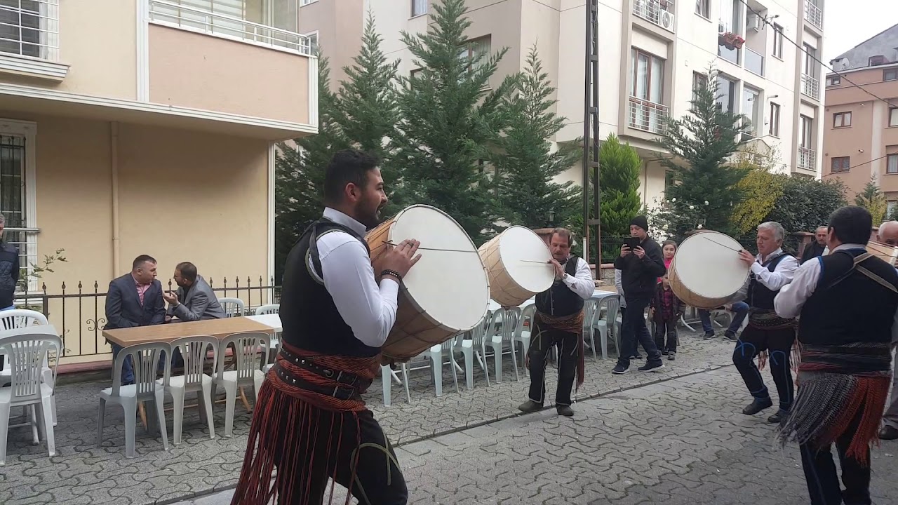 Gelin Arabası Önü Gösterileriyle Konvoyun Ritmini Yükseltiyoruz